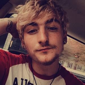 Meet your Posher, Clayton